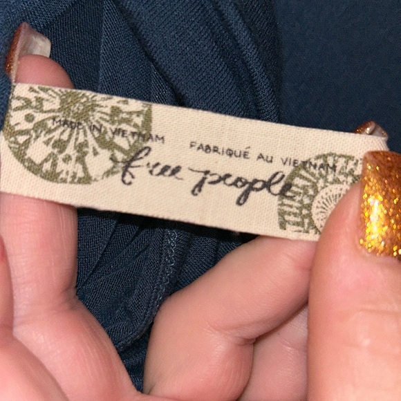 FREE PEOPLE Elegant Blue Women's Top size medium - Picture 7 of 11